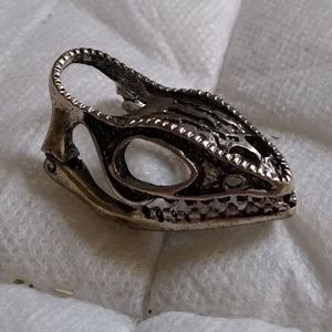 Skull ring